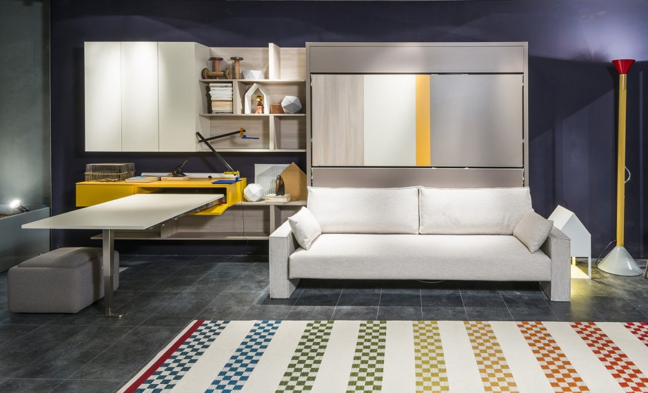 Маленький диванчик в спальню