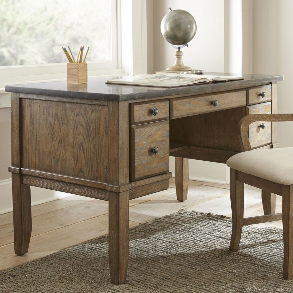 Стол письменный деревянный