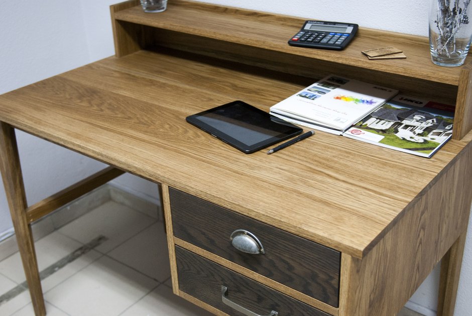 Красивые письменные столы из дерева