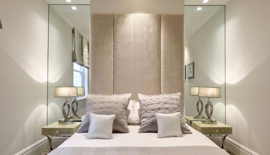 Зеркало в спальне