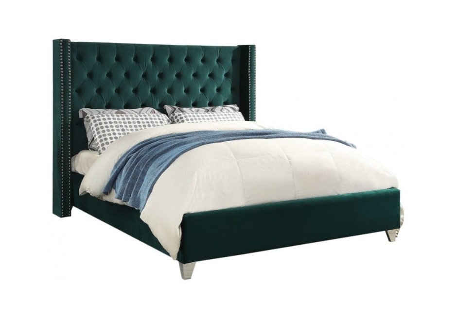 Кровать зеленая с мягким изголовьем