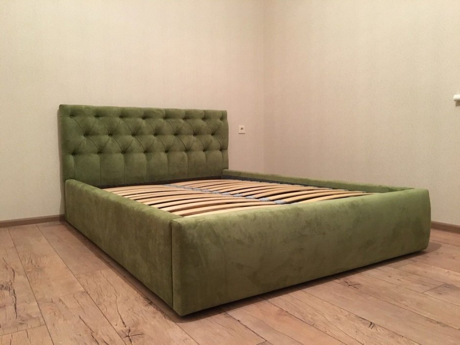 Кровать двуспальная зеленая