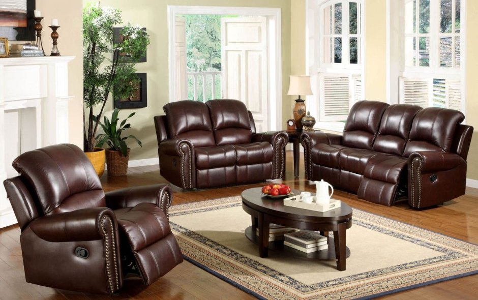 Кожаная мебель в интерьере гостиной