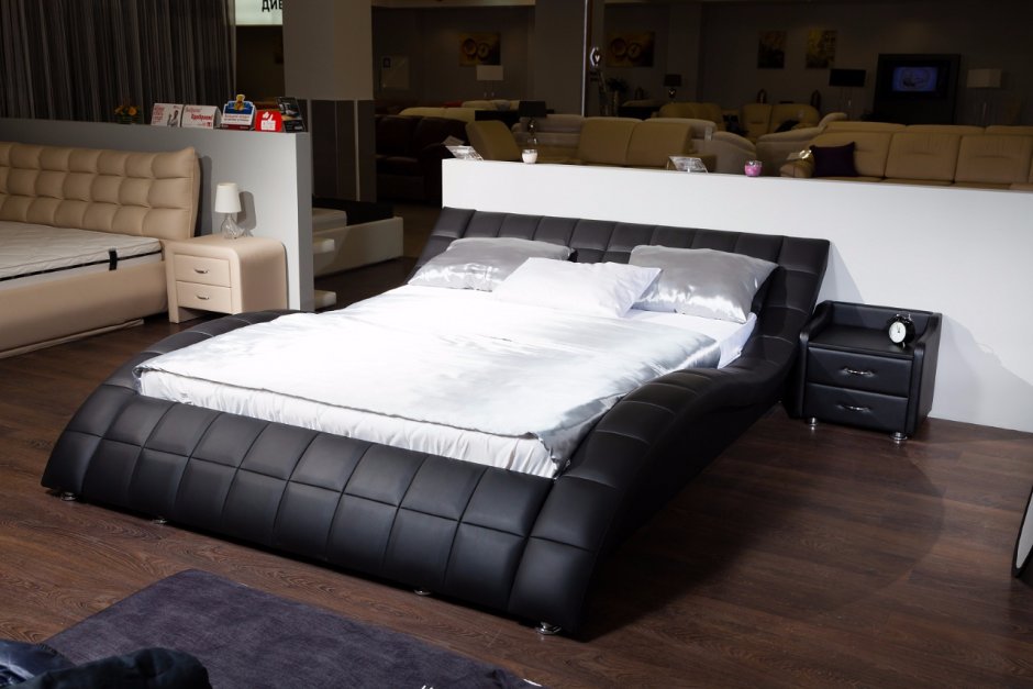 Современная кожаная кровать