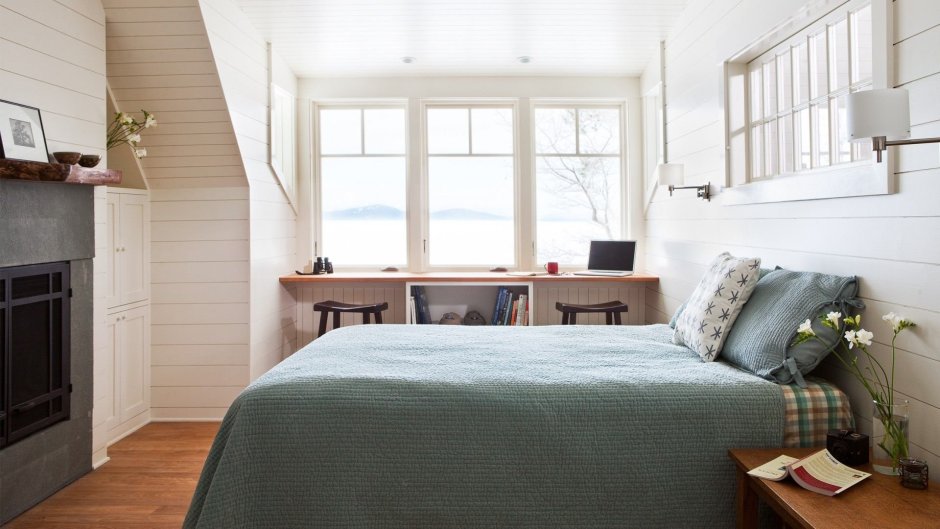 Узкая спальня в скандинавском стиле