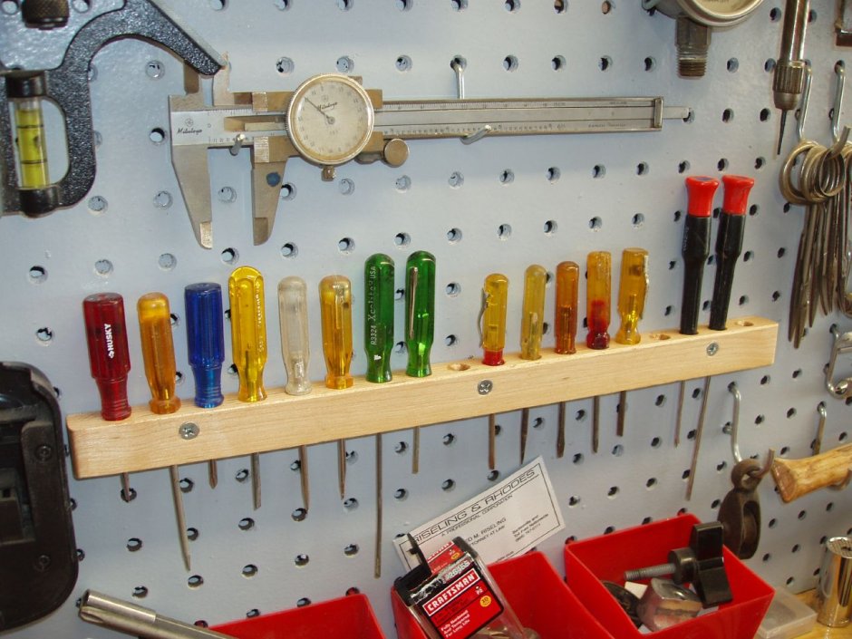 Полочки для ключей в гараже