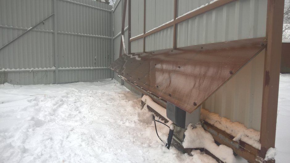 Защита привода откатных ворот от снега