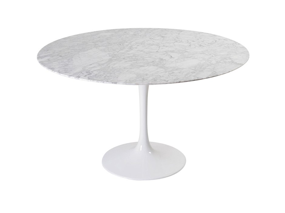 Мраморные столы и стулья