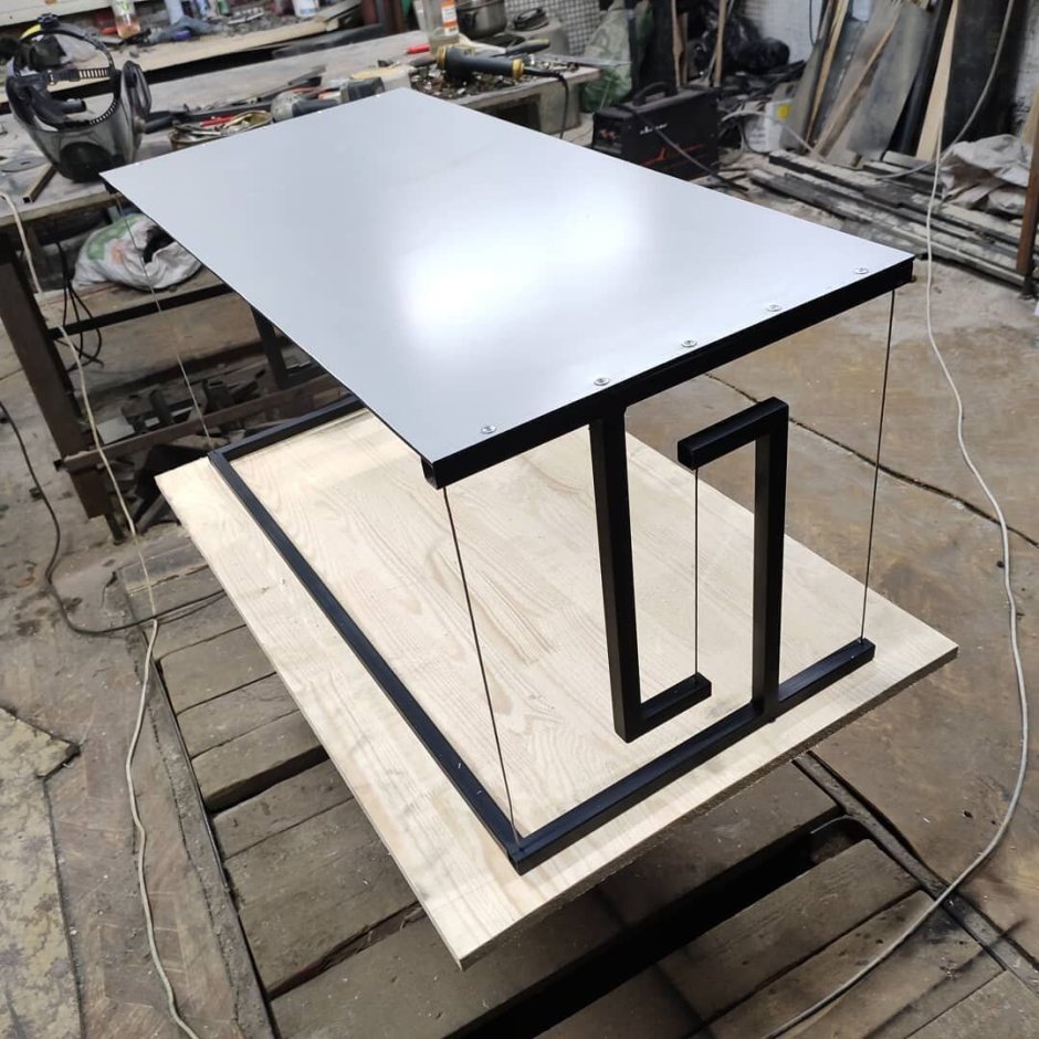 Левитирующий стол лофт