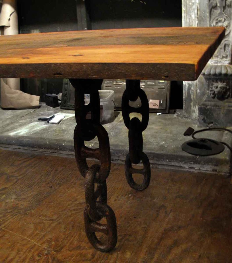 Столик на цепях