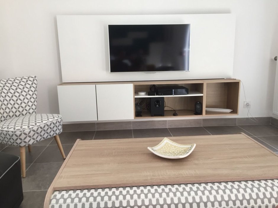 Стеллаж в гостиную из Леруа под телевизор