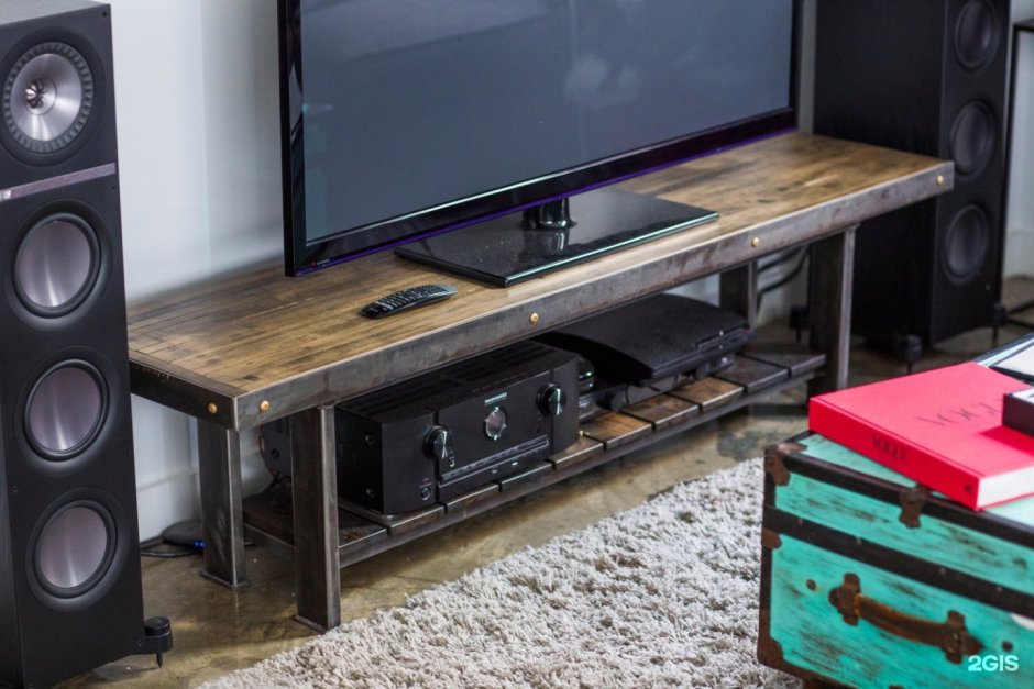 Стол под телевизор в стиле лофт