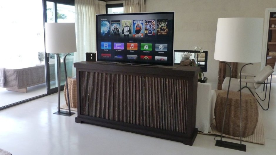 Выезжающий телевизор из тумбы