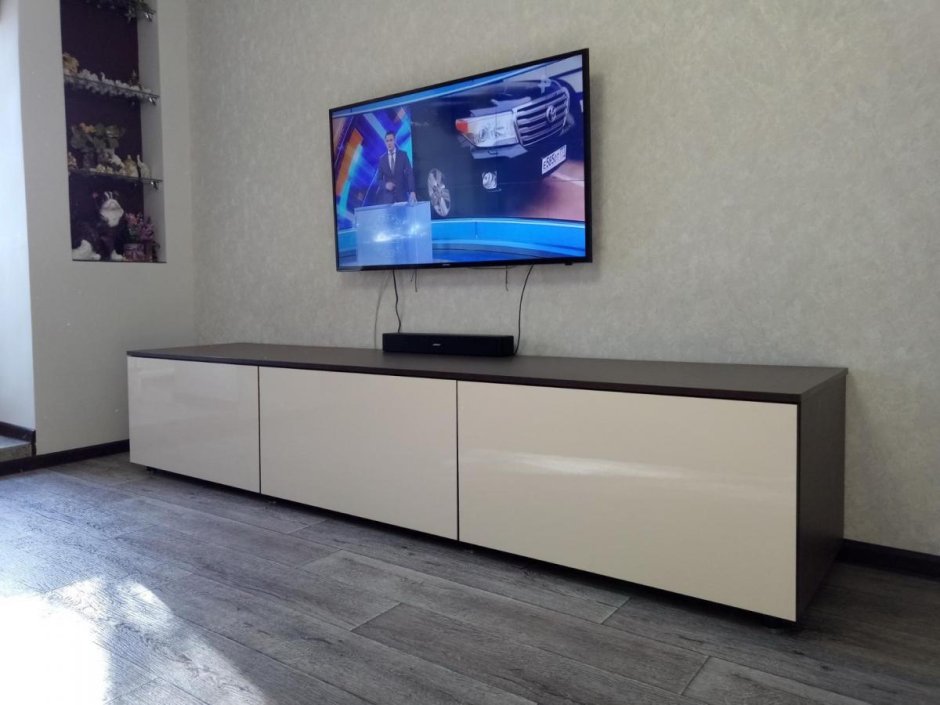 Тумба под телевизор в гостиную