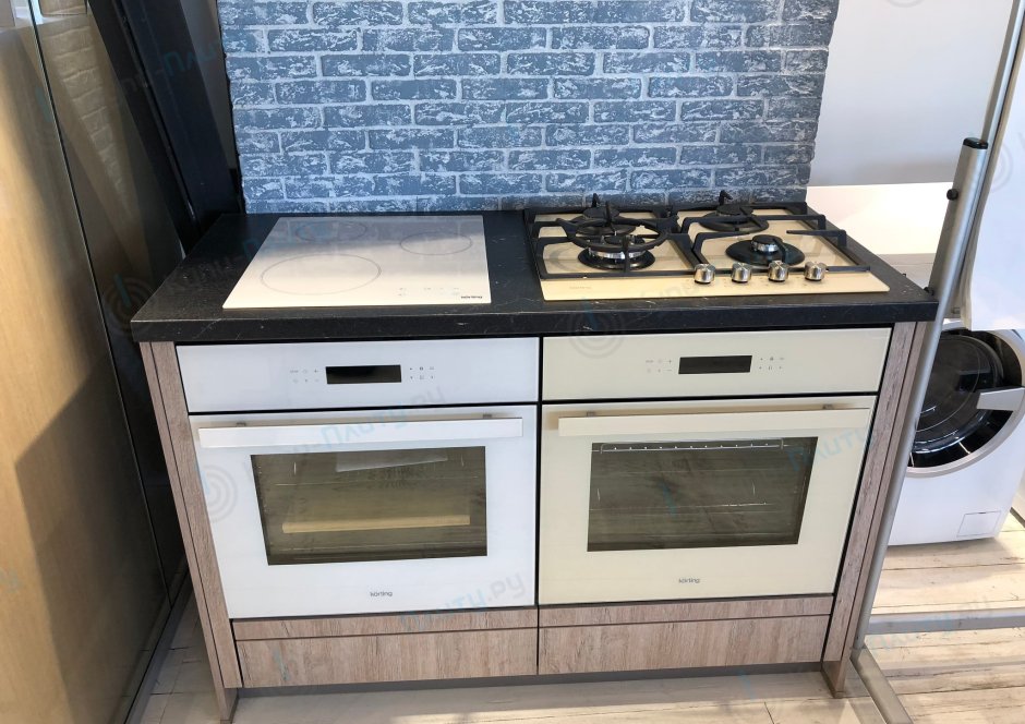 Встраиваемый духовой шкаф под варочной панелью