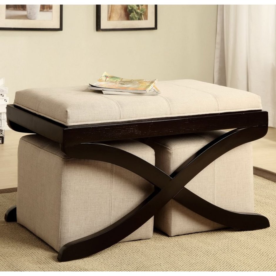 Журнальный столик с пуфиками