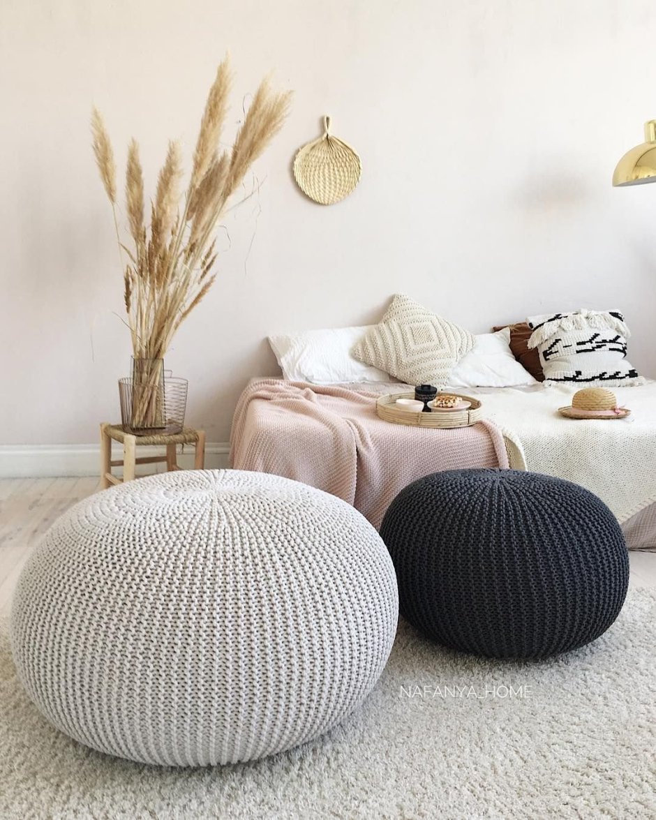 Вязаный пуф