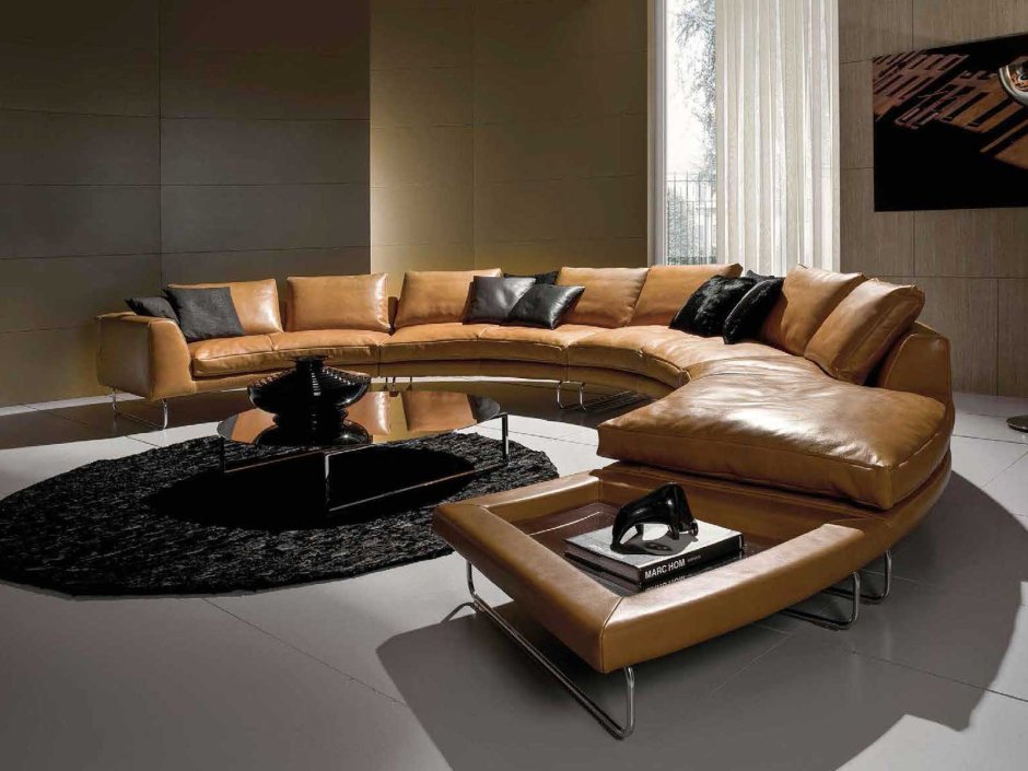 Полукруглый диван красный