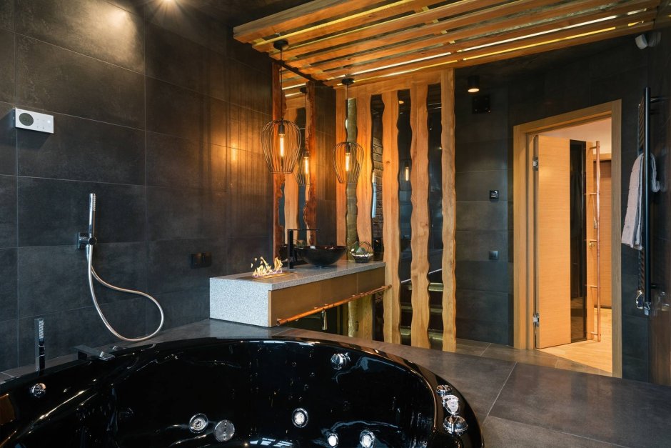 Ванная черная с деревом