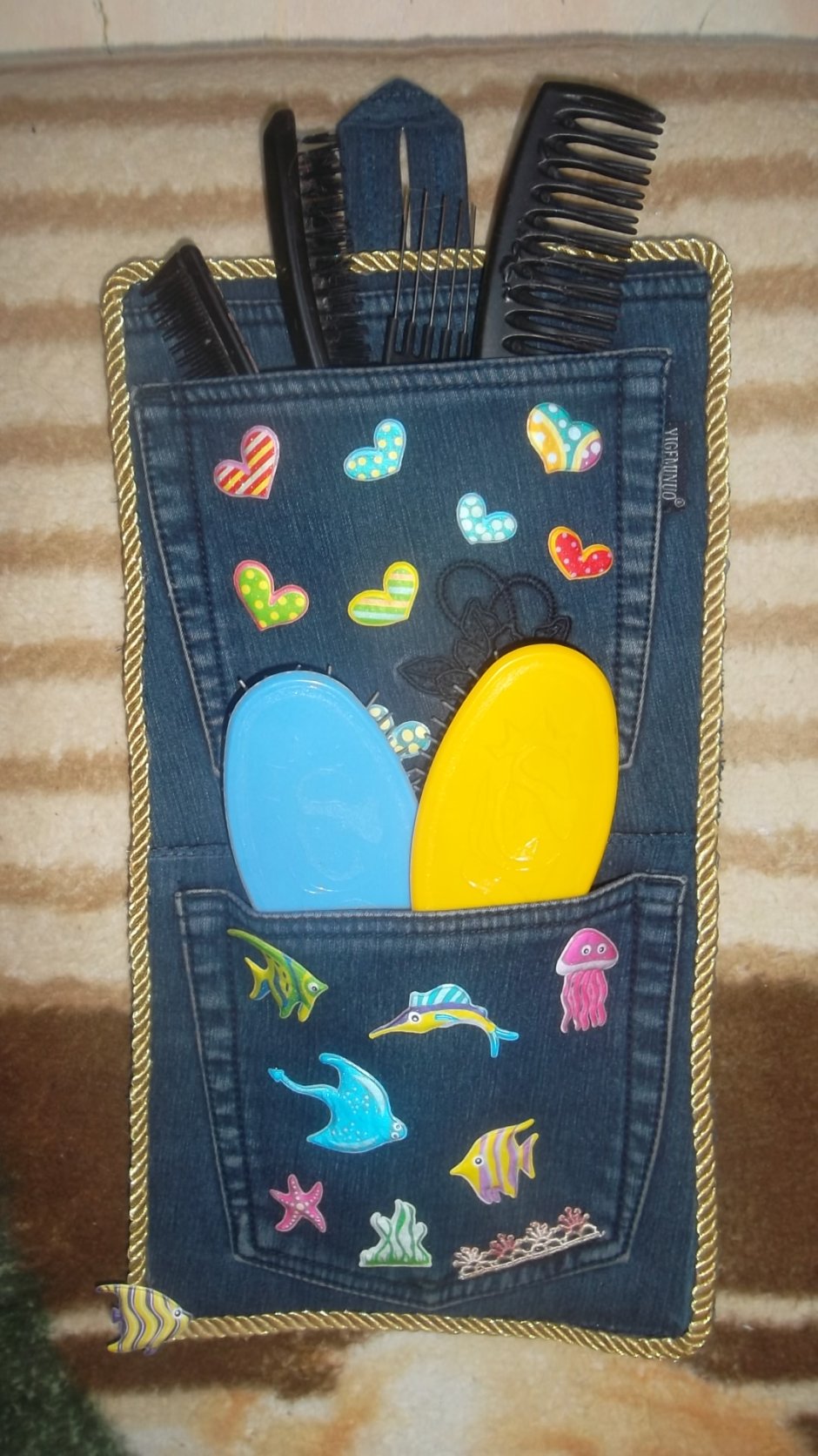 Кармашки для расчесок