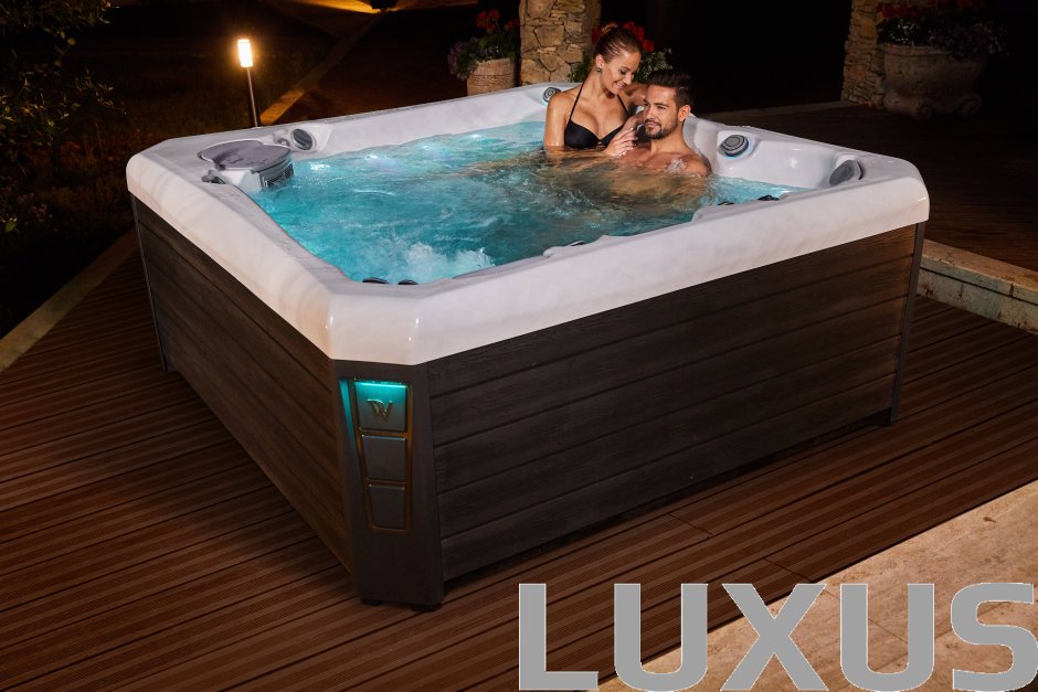 Гидромассаж в бассейне