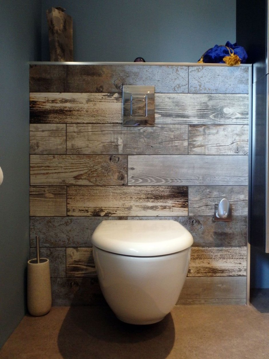 Туалет бетон и дерево