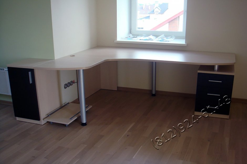 Угловой стол для геймера