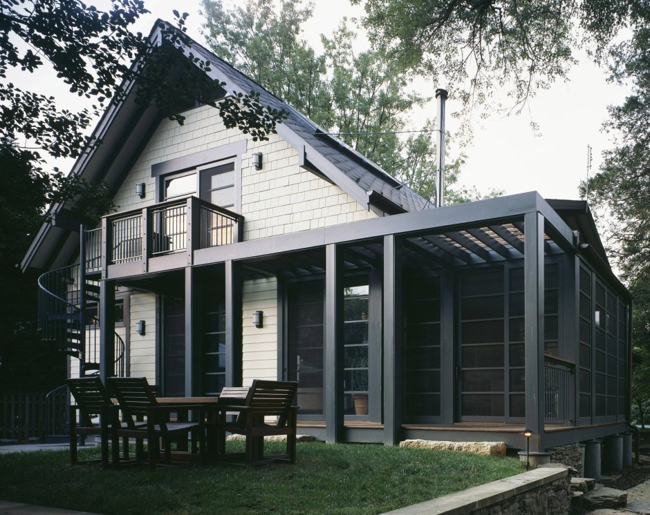 Серый дом с террасой