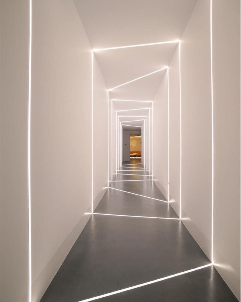 Узкий шкаф в прихожую