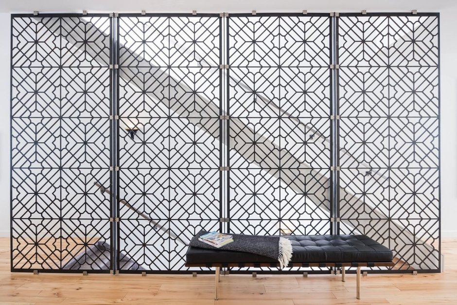 Перегородка из металлических прутьев