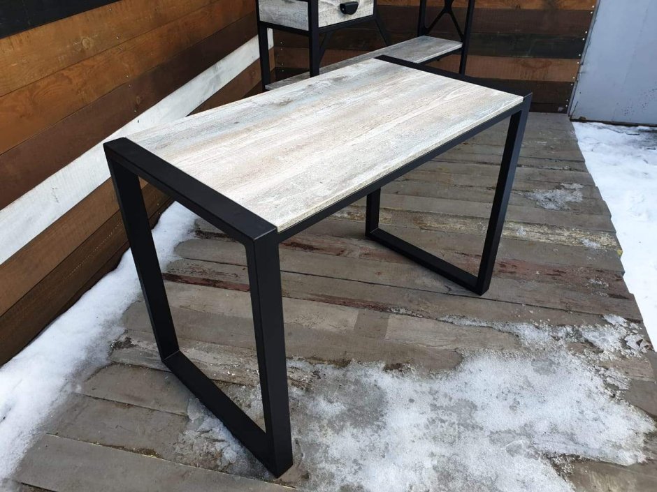 Барные стулья из металла