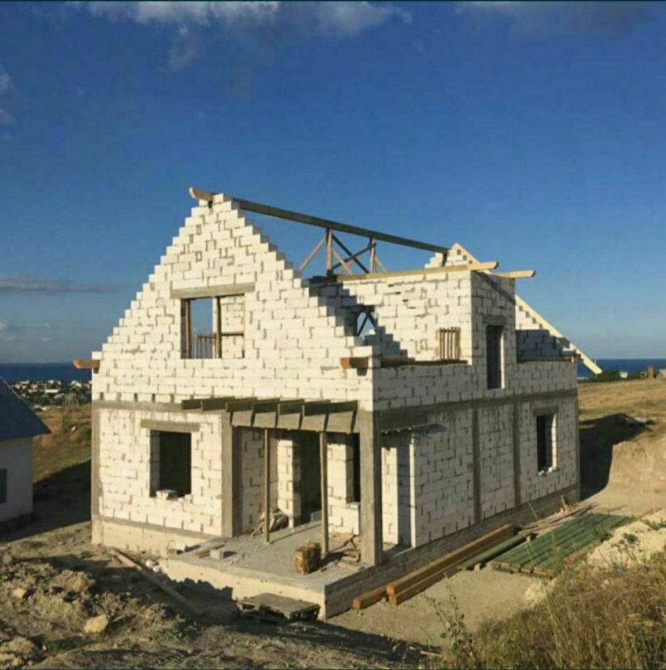 Недостроенный дом