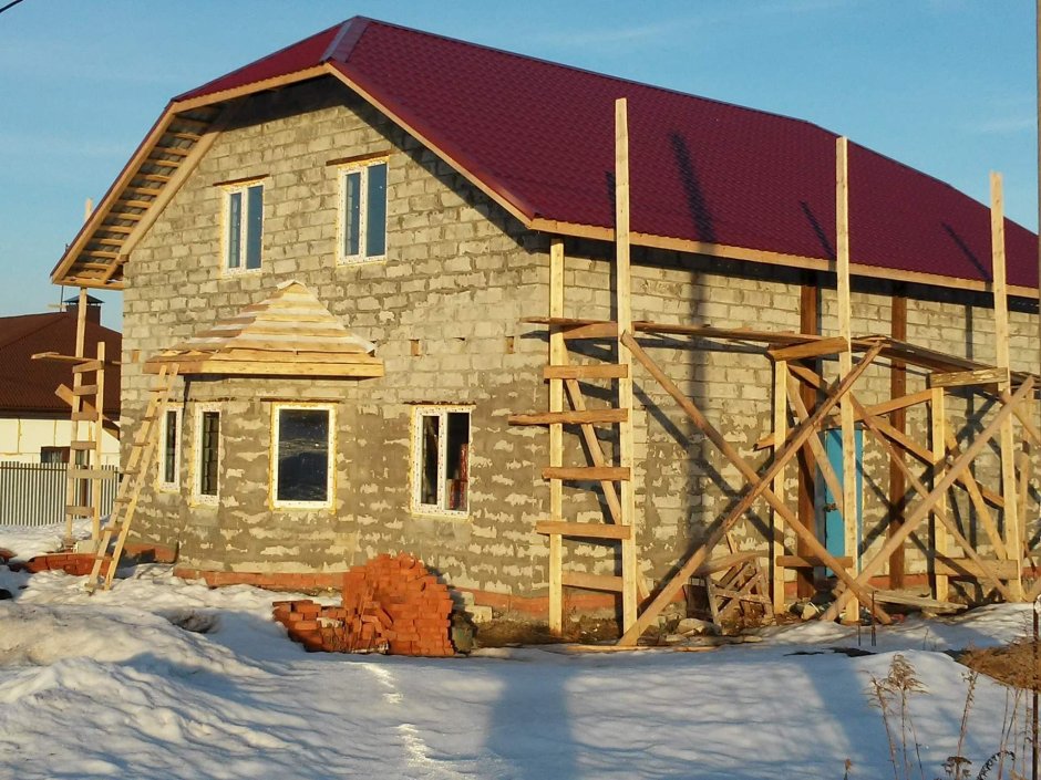 Недостроенное здание