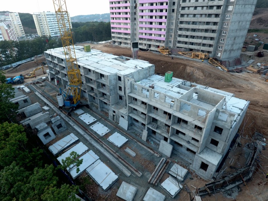 Дома двухэтажные недостроенный