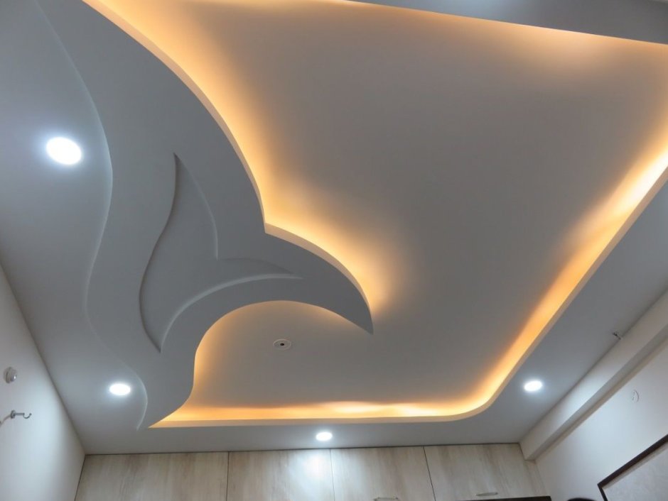Потолочный фигурный потолок