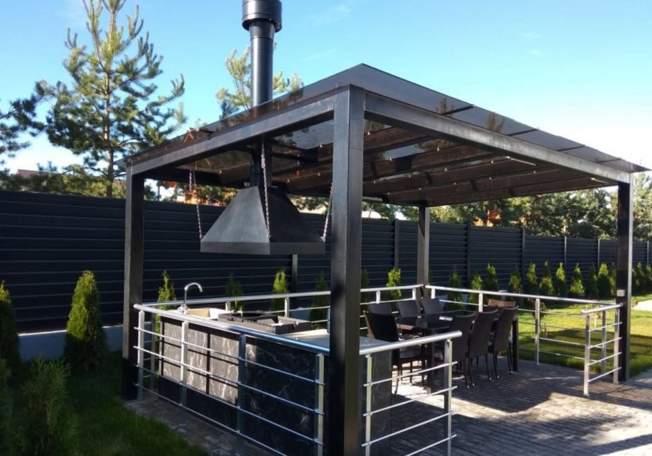 Навес с барбекю и зоной отдыха