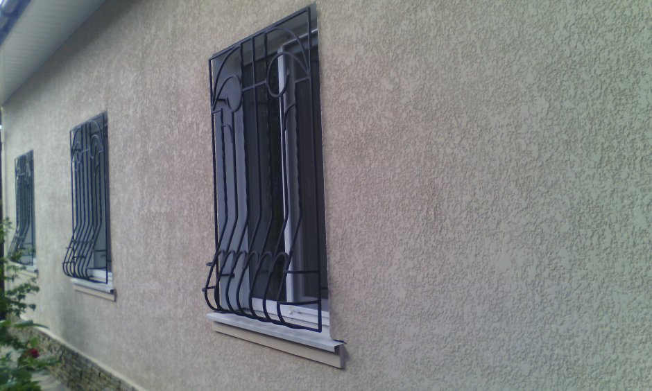 Отделка фасада короедом