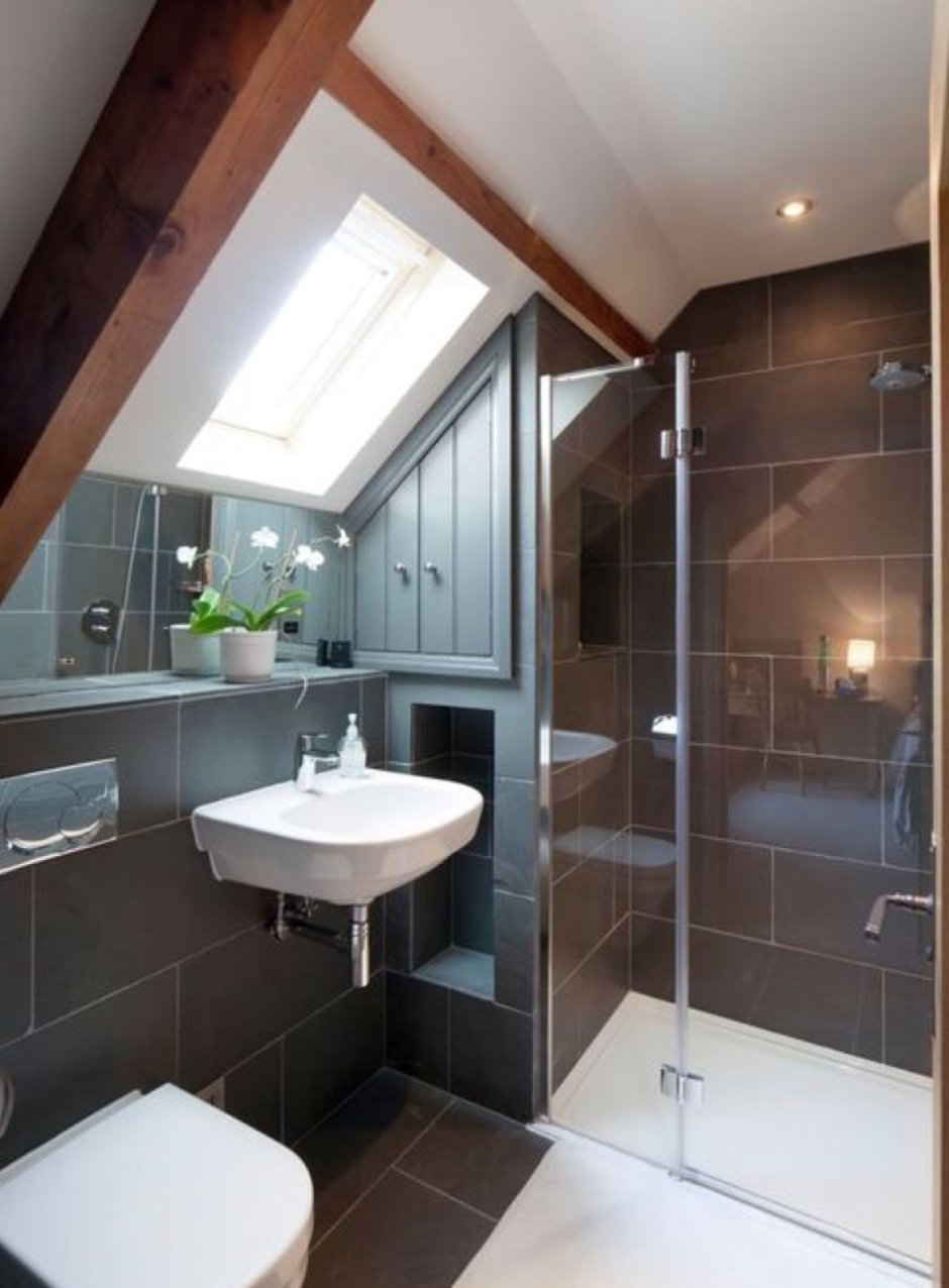 Ванная комната в мансарде