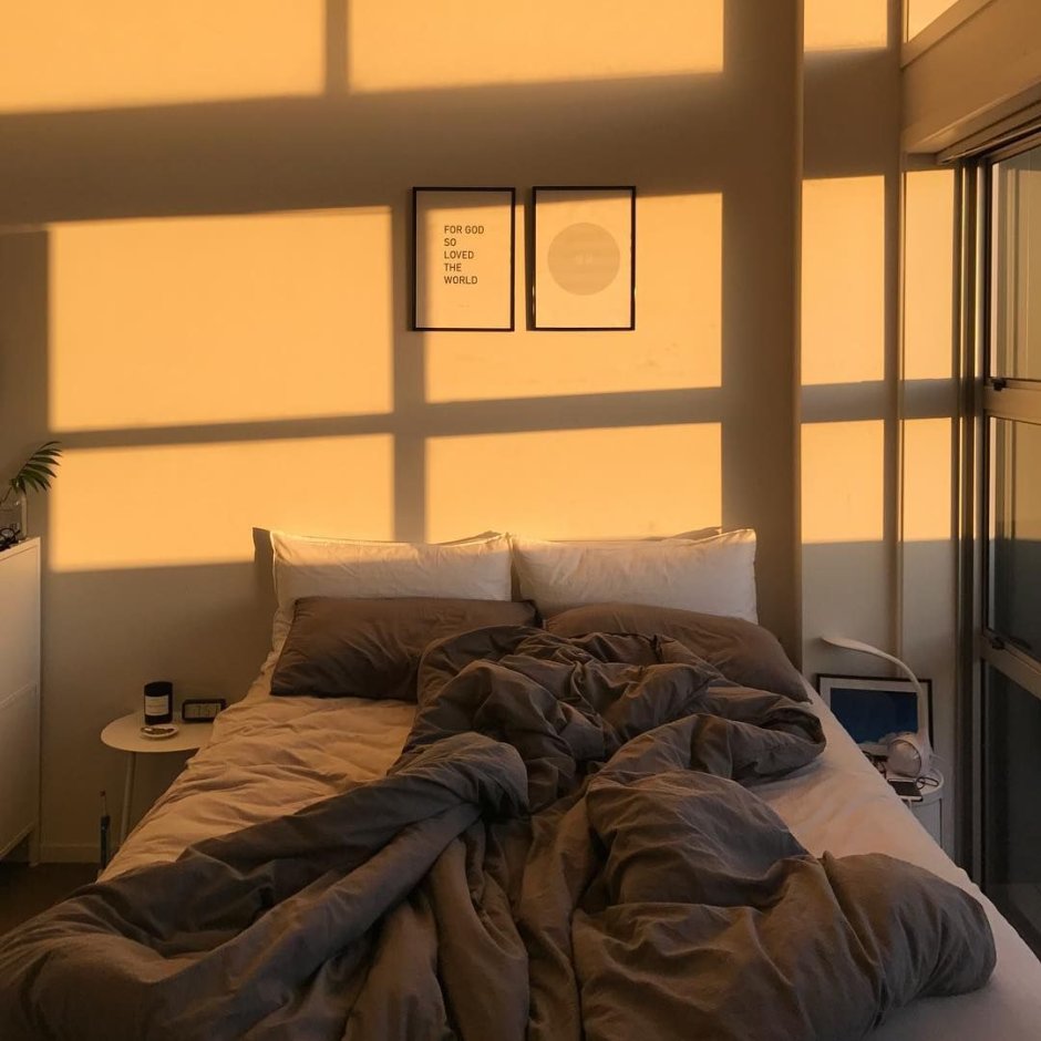 Раннее утро в комнате