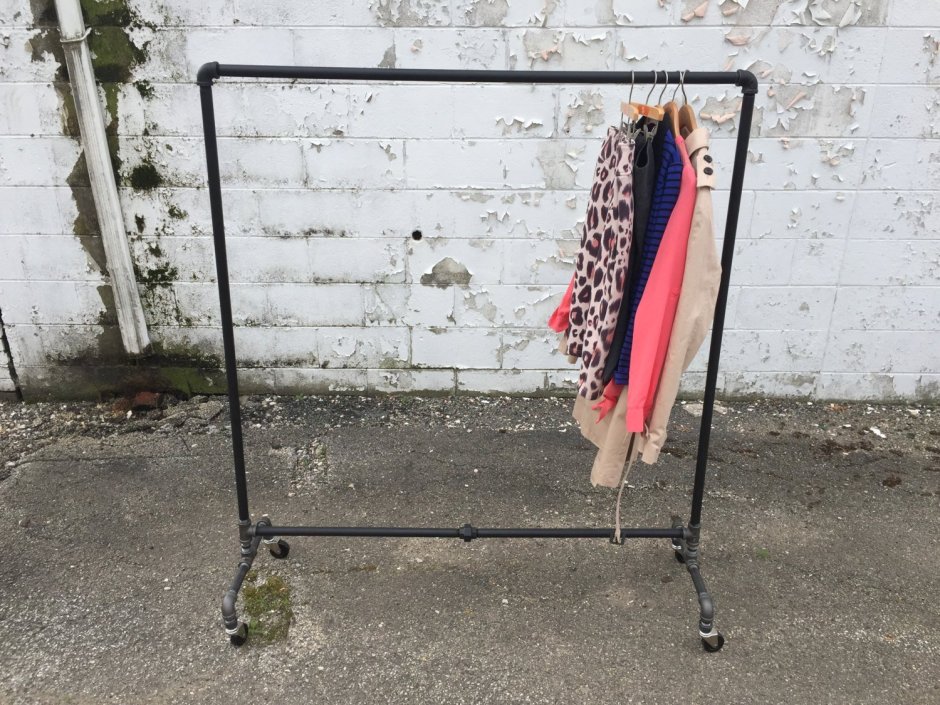 Вешалка напольная из труб металлических