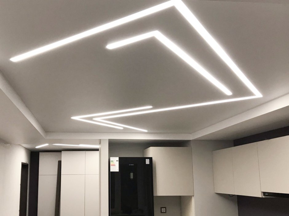 Светящиеся линии на потолке