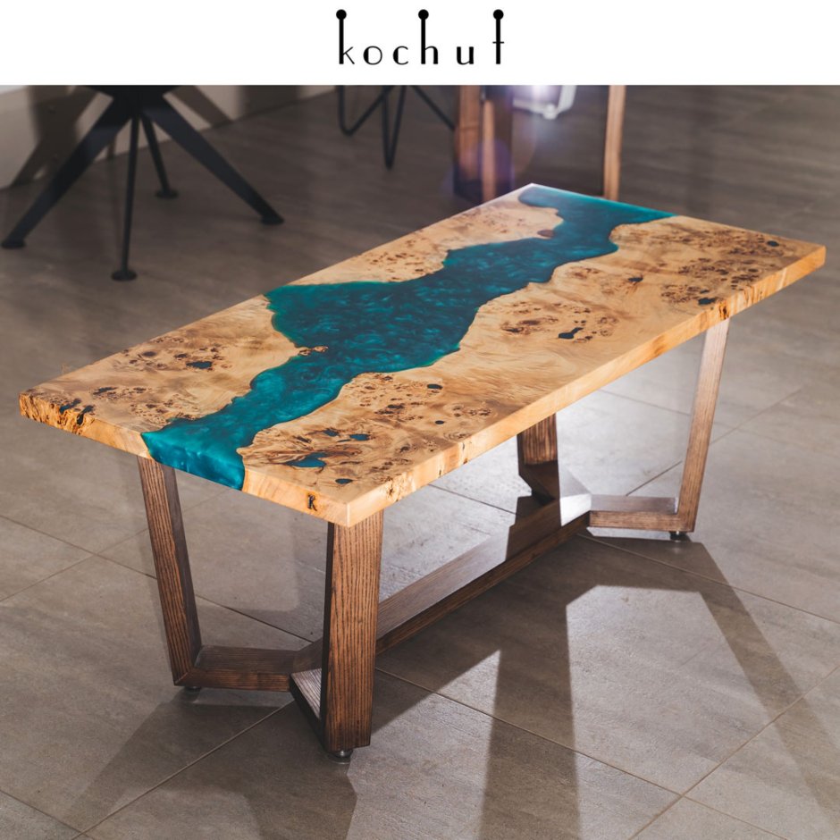 Журнальный столик с эпоксидной смолой