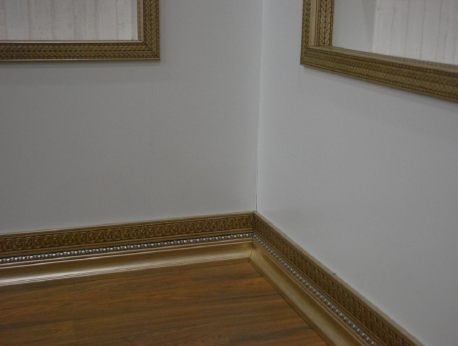 Декоративный плинтус для стен
