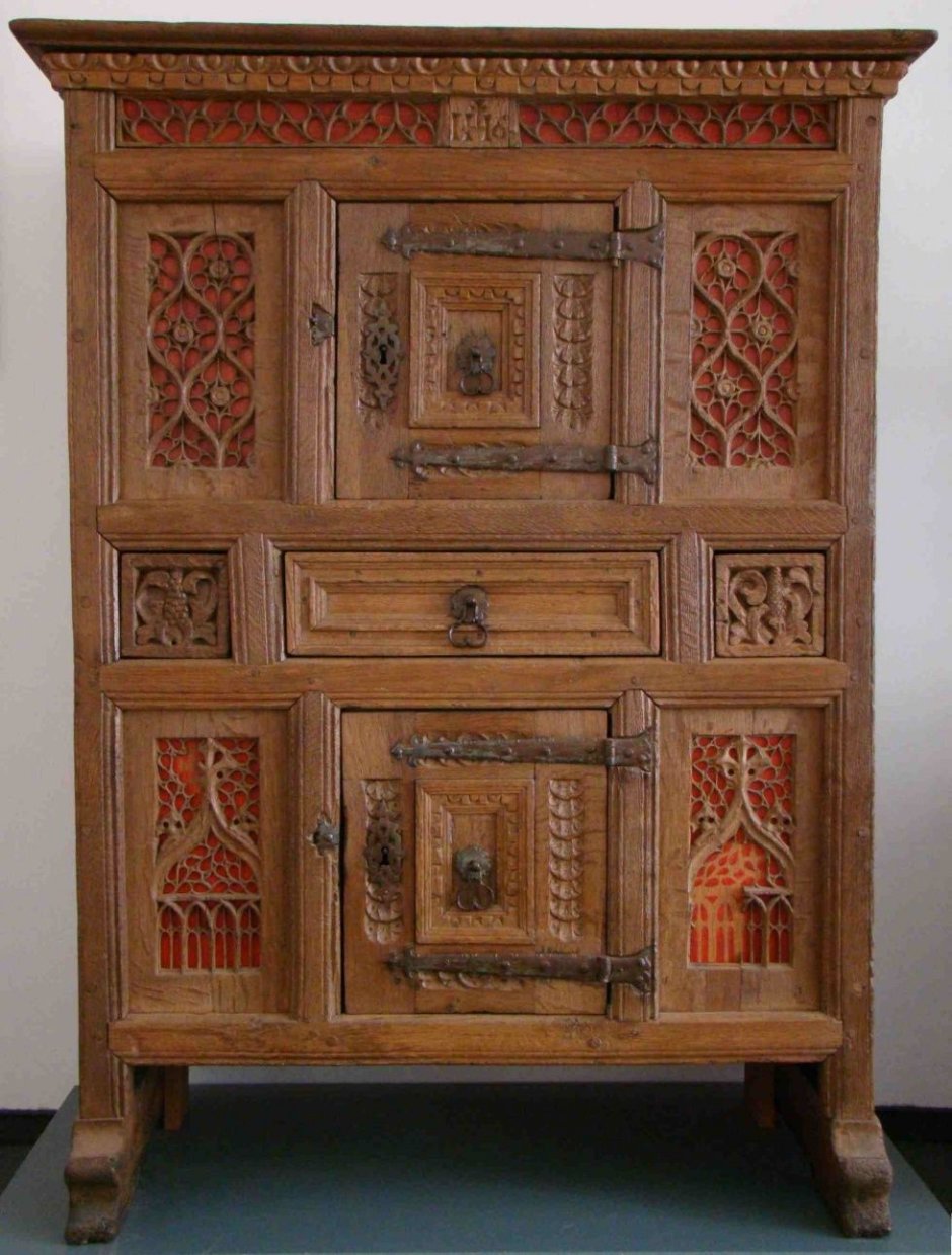 Романский стиль мебель