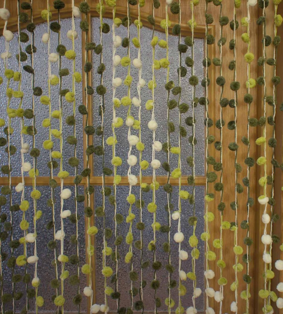 Висячие шторы на дверь