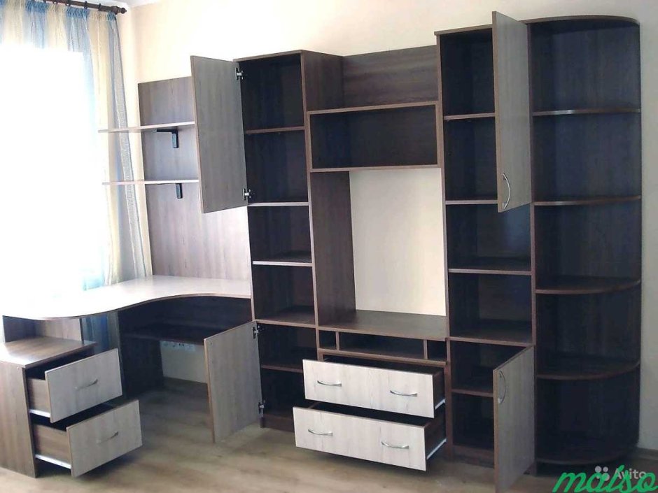 Угловой письменный стол