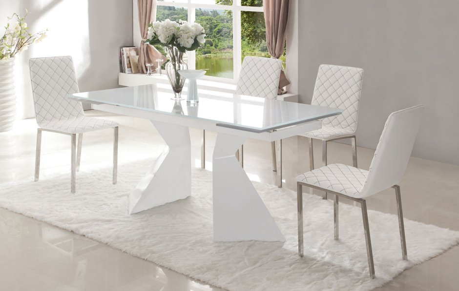 Обеденный стол all Trimmed out