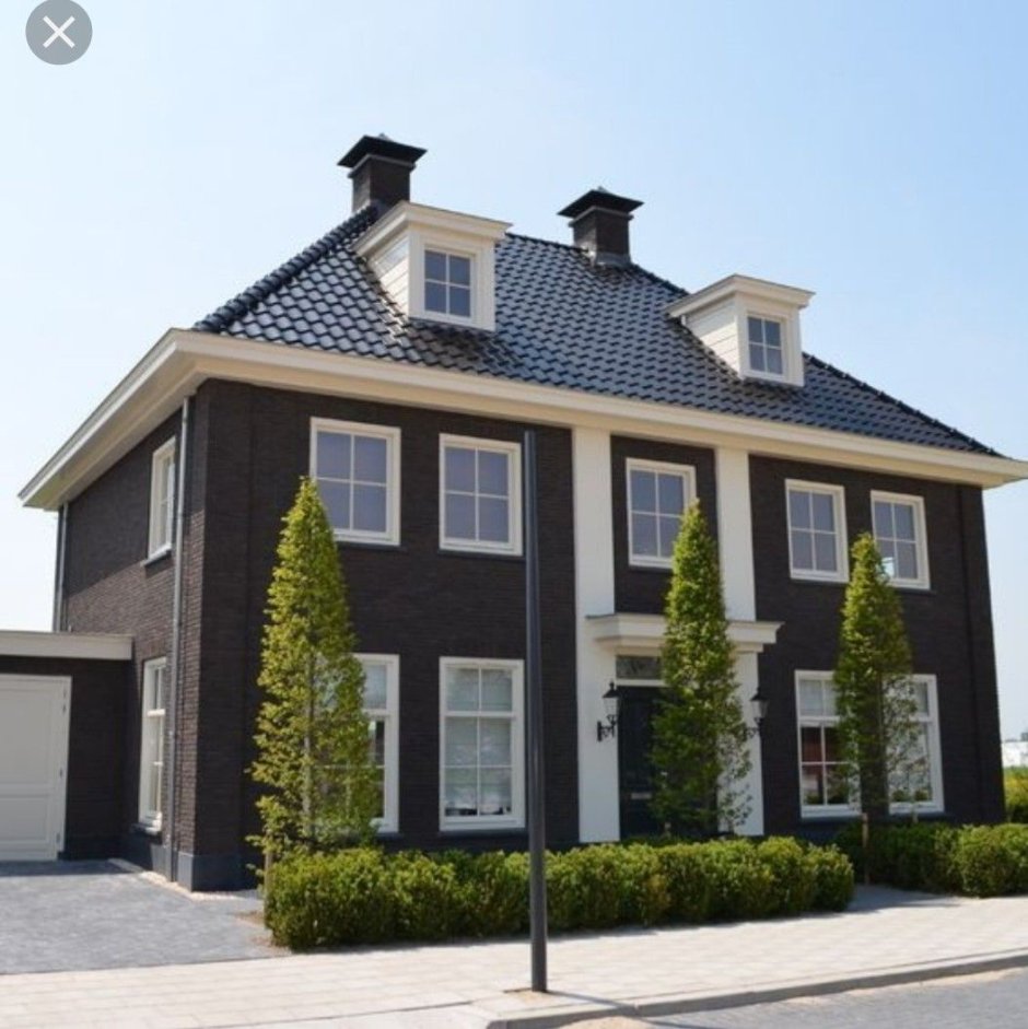 Дом из черного кирпича