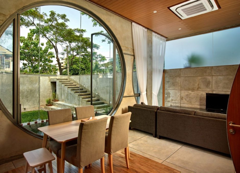 Круглое окно в интерьере