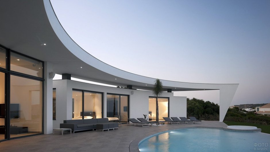 Криволинейный дом